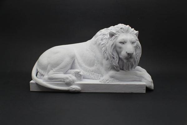 The Recumbent Lion from the Thorvaldsen Museum in Denmark Statue Replica