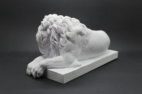 The Recumbent Lion from the Thorvaldsen Museum in Denmark Statue Replica